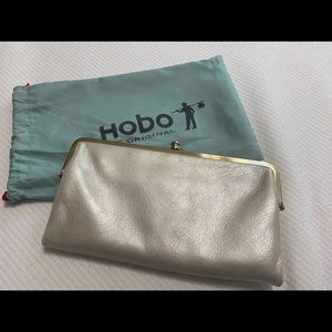 Hobo Lauren Clutch Wallet Metallic Pearl